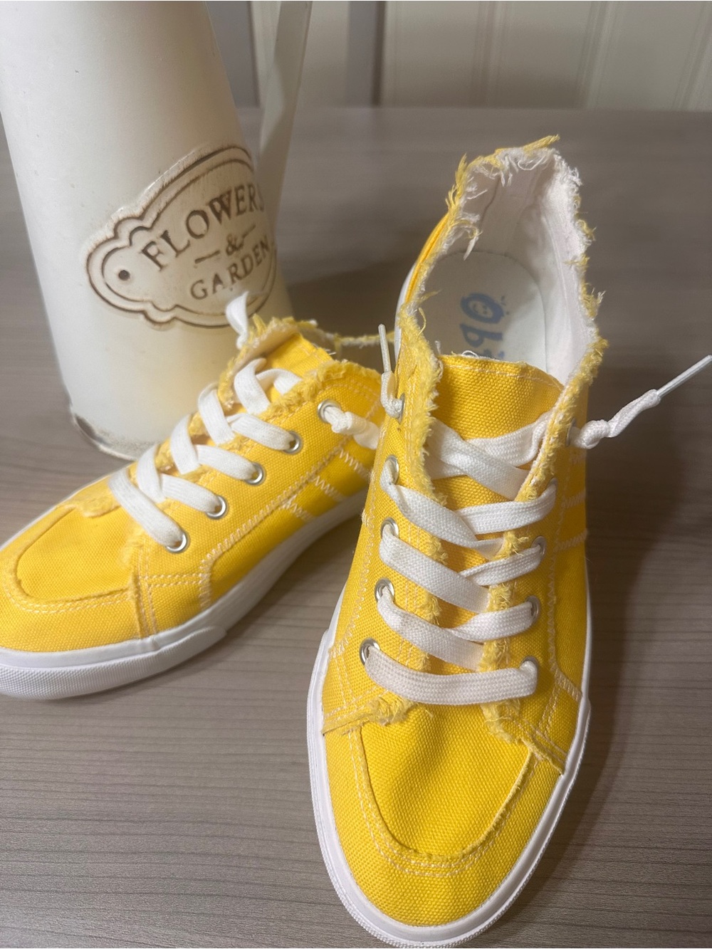 Zoom Women's Yellow Canvas Lace-Up Sneakers with White Laces